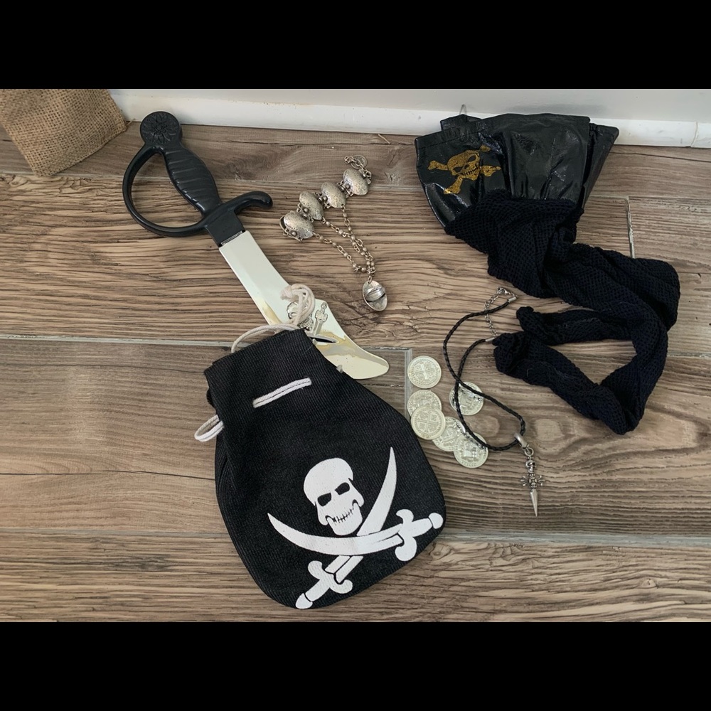 Woman Pirate Costume Halloween